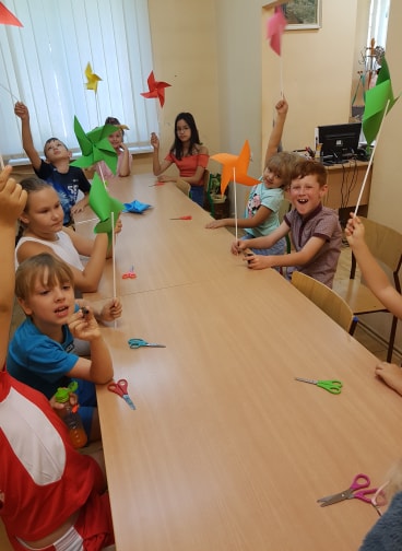 kolorowe wiatraczki w filli nr 1